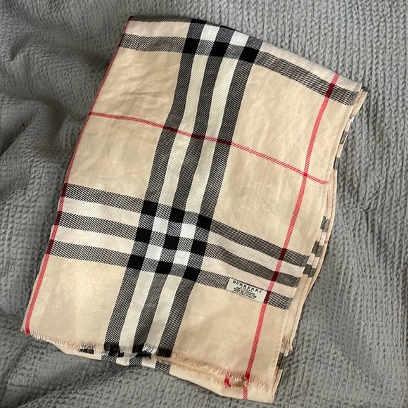 Burberry Accessories - Authentic Burberry London Pure Cashmere Nova Check Oversized Scarf 72X27